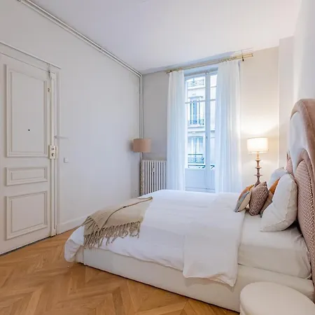 Daire Luxurious 4bd - Arc De Triomphe 2