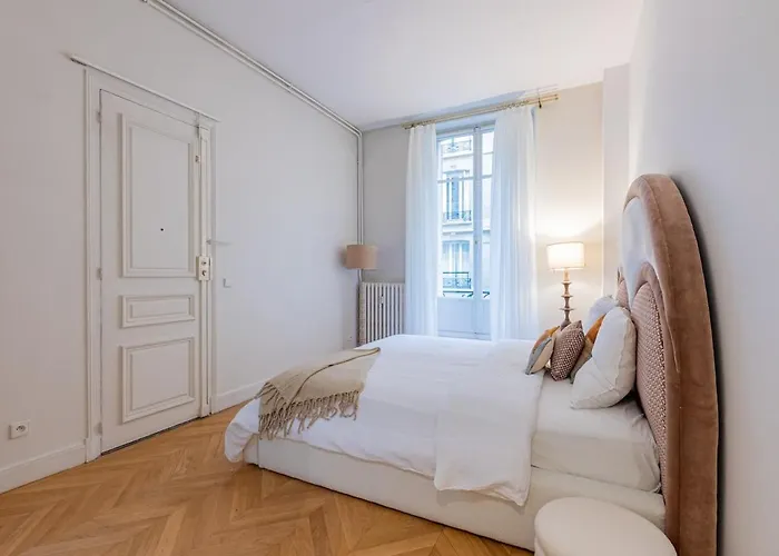 Daire Luxurious 4bd - Arc De Triomphe 2